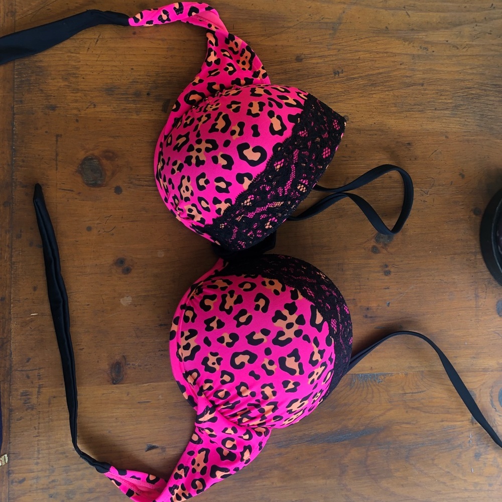 Push up bikini top, never worn